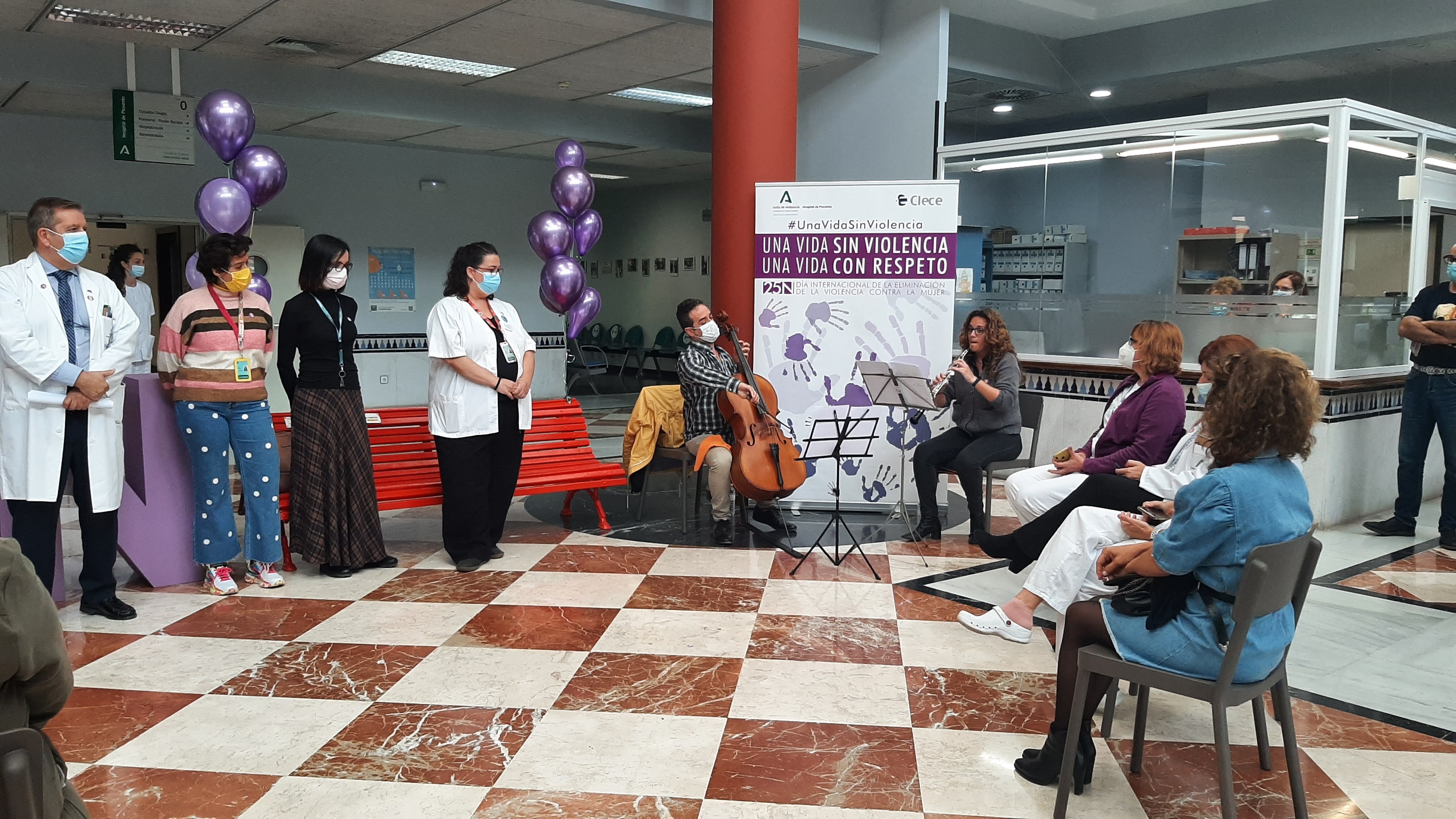 Acto celebrado en el Vestbulo de Hospitalizacin del Hospital Universitario Poniente